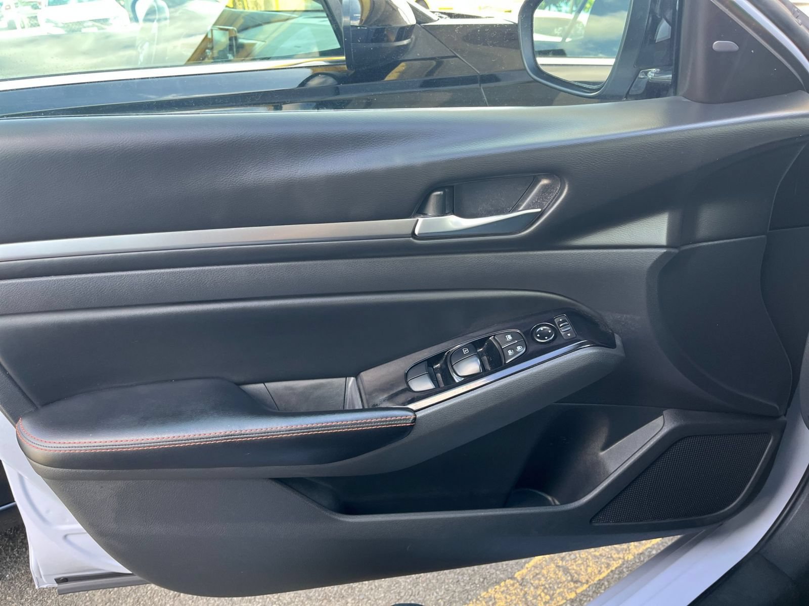 Used 2025 Nissan Altima 2.5 SR FWD image 18