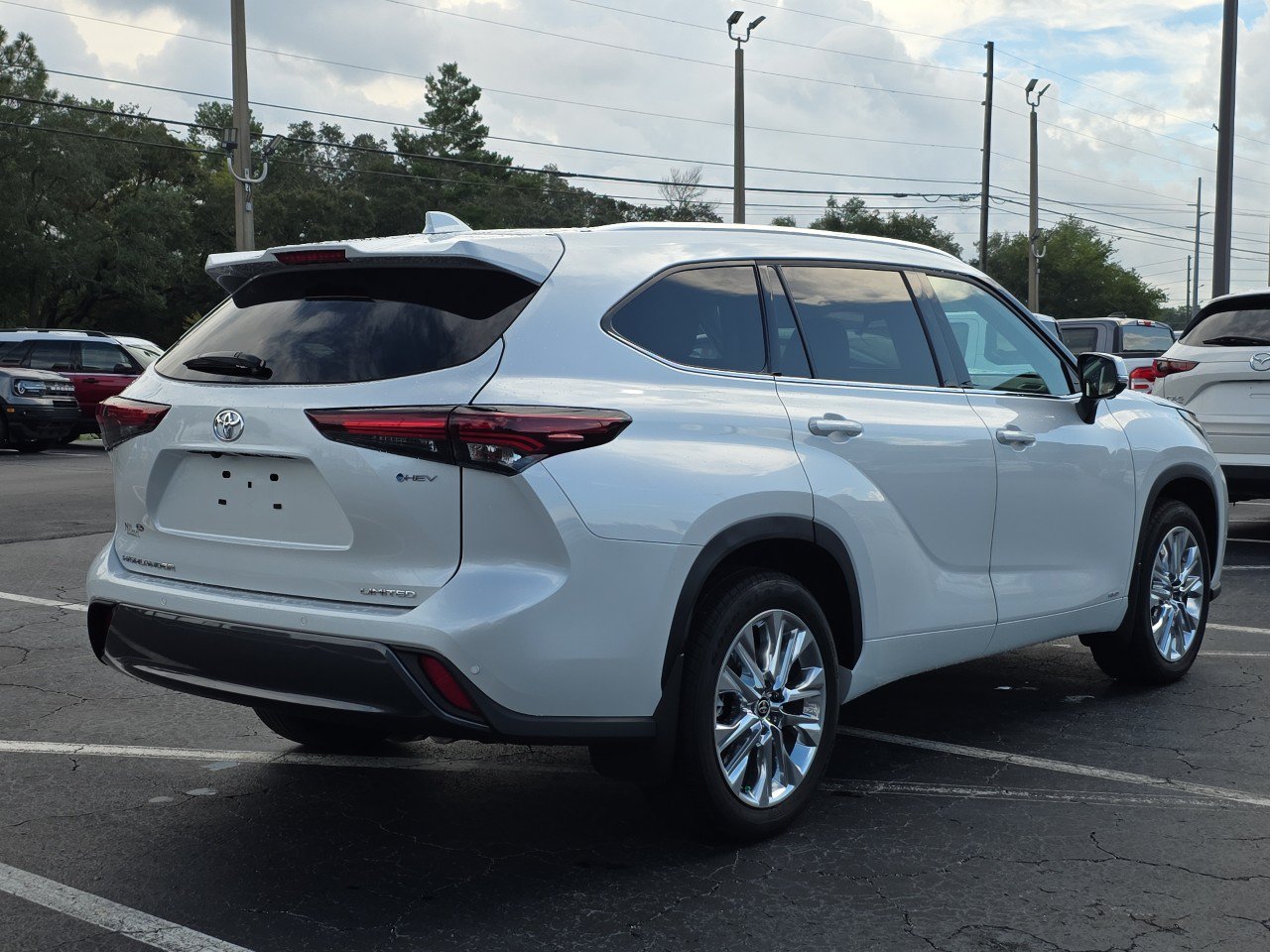 Used 2026 Toyota Highlander Limited AWD/4WD image 7