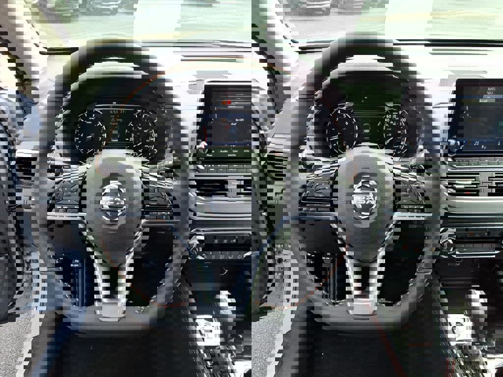 New 2025 Nissan Altima 2.5 SR image 12