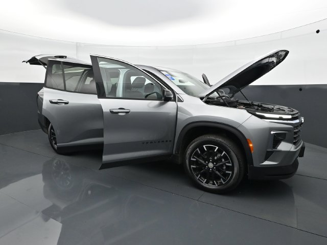 Used 2026 Chevrolet Traverse LT w/ Sun and Wheel Package AWD/4WD image 38