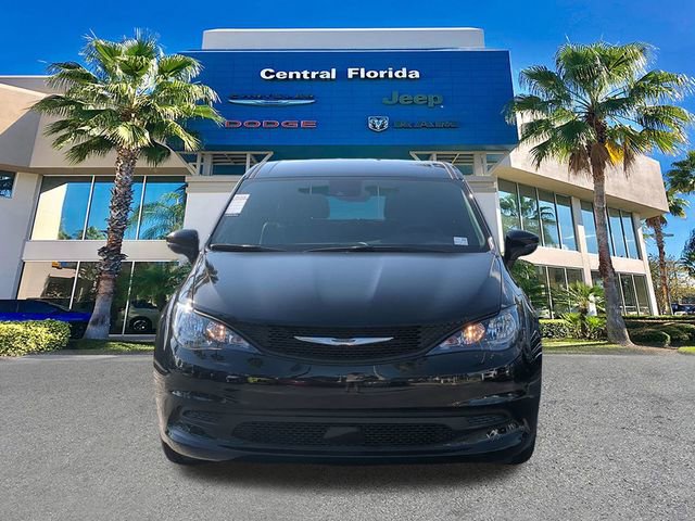 New 2026 Chrysler Voyager LX image 3