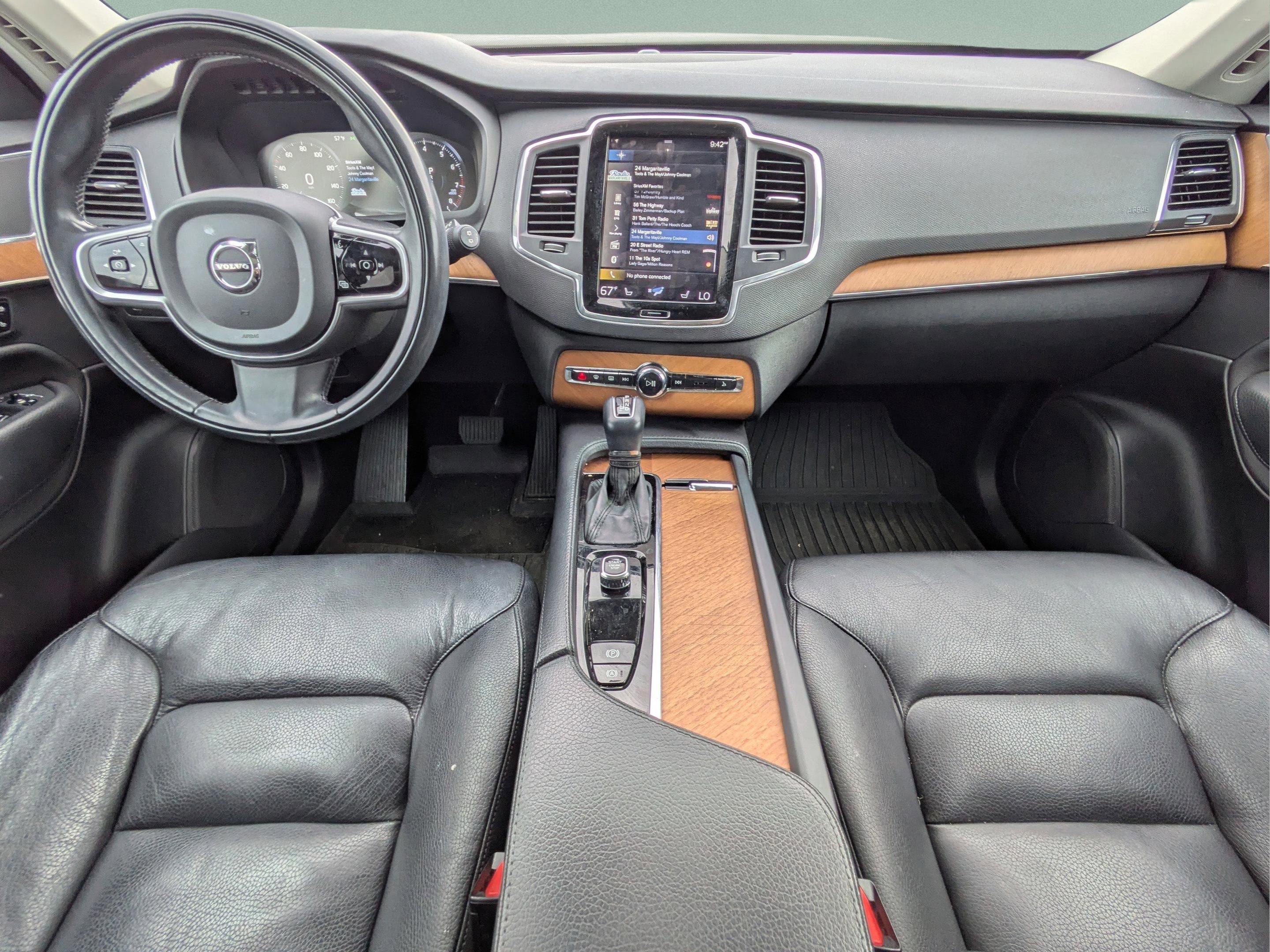 Used 2022 Volvo XC90 T6 Momentum w/ Climate Package image 15