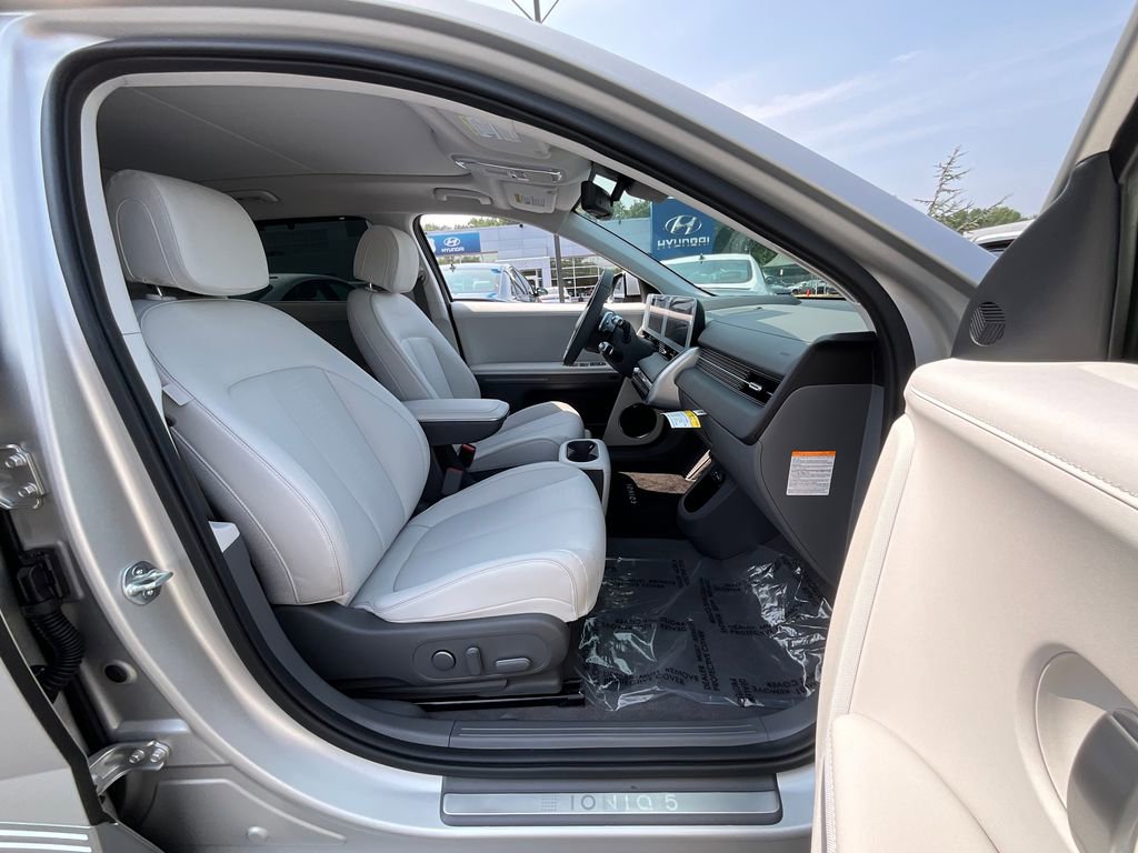 Used 2024 Hyundai Ioniq 5 Limited image 23