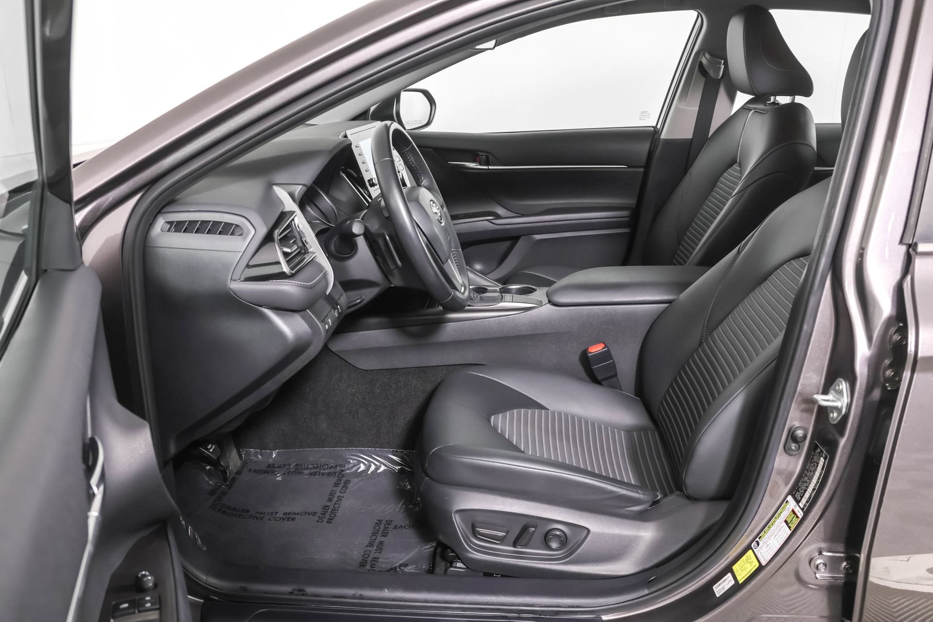 Used 2022 Toyota Camry SE FWD image 7