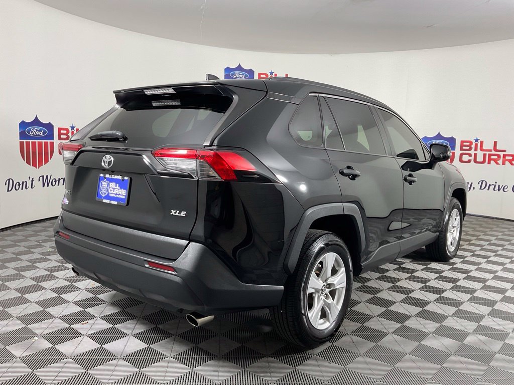 Used 2020 Toyota RAV4 XLE FWD image 3