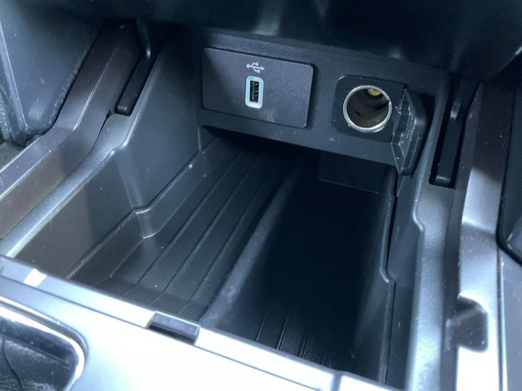 Used 2017 Ford Explorer XLT w/ Equipment Group 202A image 34