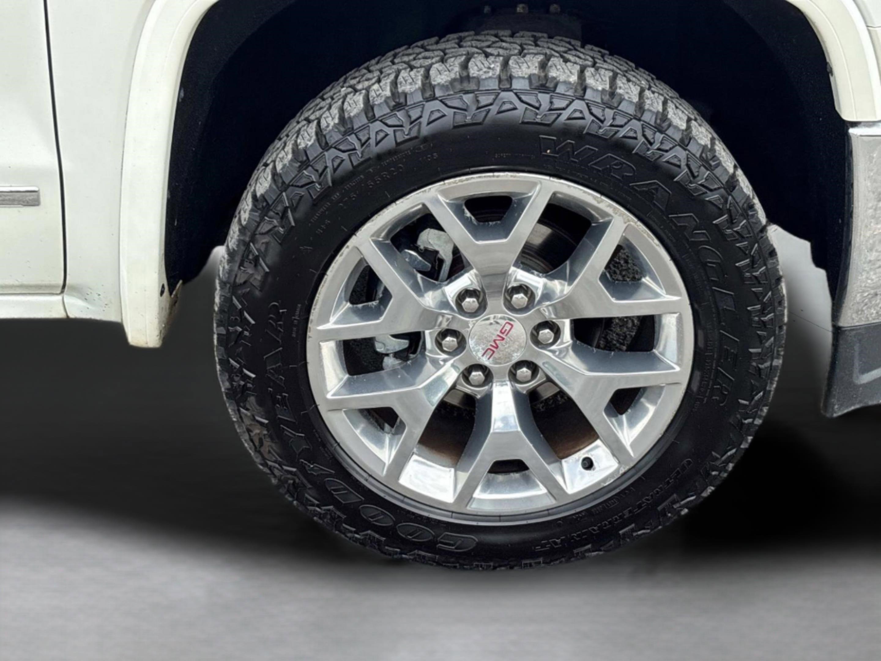 Used 2015 GMC Sierra 1500 SLT w/ SLT Crew Cab Value Package image 32