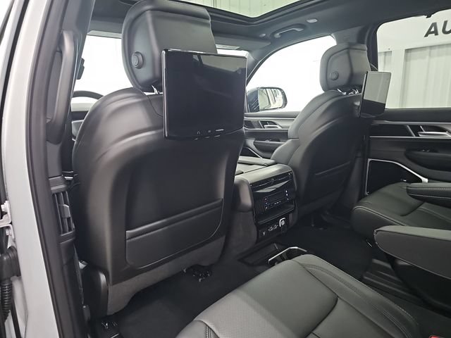 New 2026 Jeep Grand Wagoneer L Limited AWD/4WD image 36