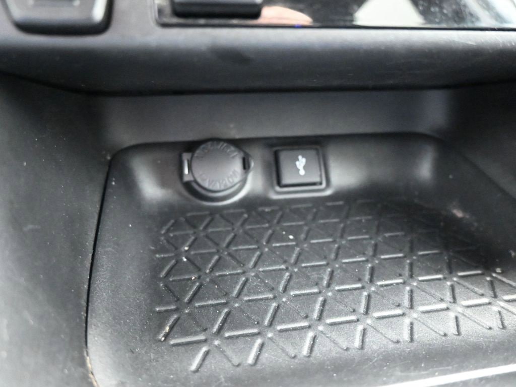 Used 2021 Toyota RAV4 XLE image 18