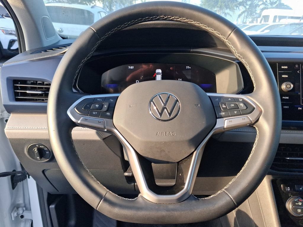 Used 2024 Volkswagen Taos SE FWD image 22