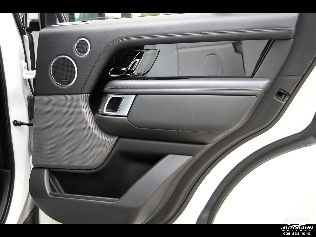 Used 2019 Land Rover Range Rover HSE AWD/4WD image 32