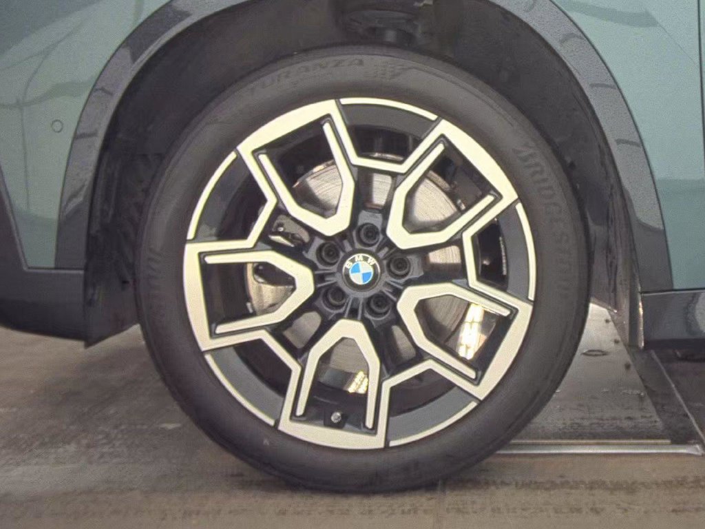 Used 2025 BMW X1 xDrive28i AWD/4WD image 10