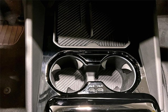 Used 2024 BMW 530i xDrive w/ Convenience Package image 25