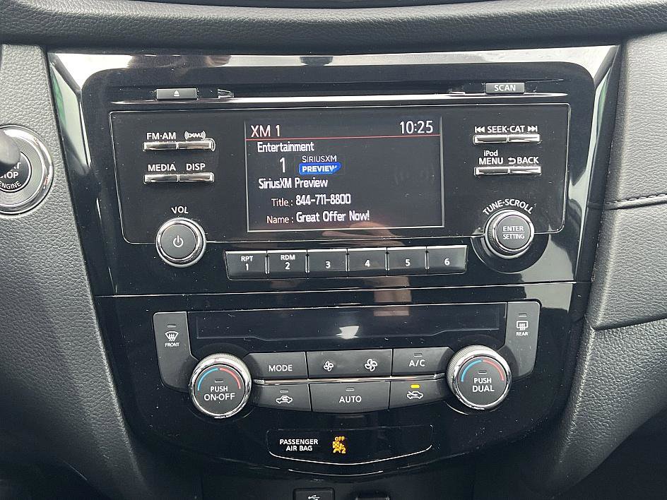 Used 2017 Nissan Rogue SV image 24