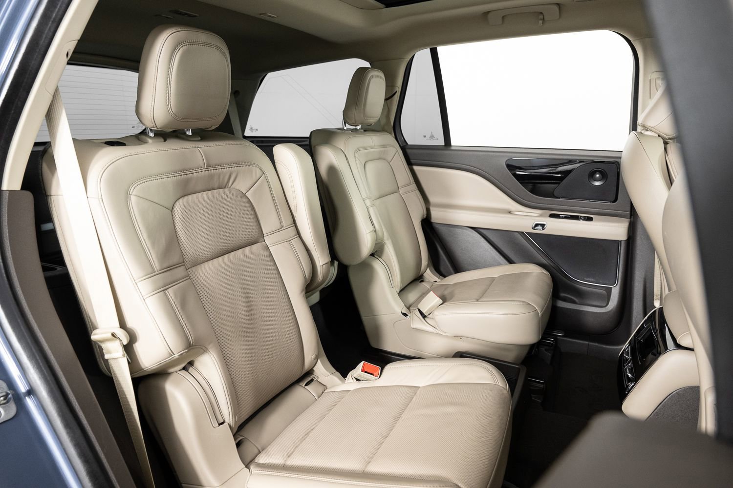 Used 2021 Lincoln Aviator Reserve w/ Class IV Trailer Tow Package image 26