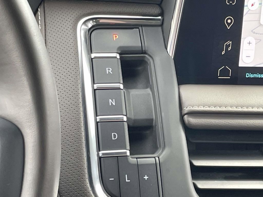 Used 2023 GMC Yukon SLT w/ SLT Luxury Package image 25