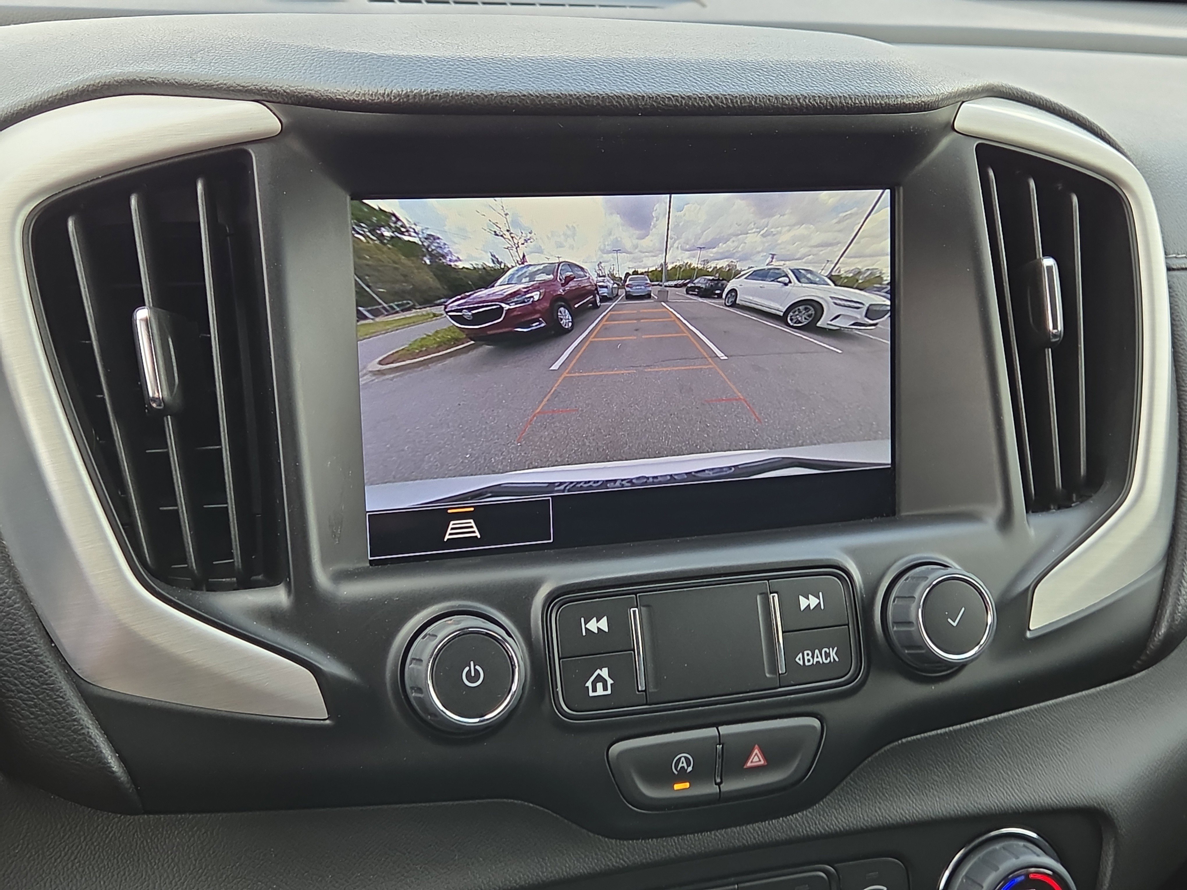 Used 2024 GMC Terrain SLT image 23