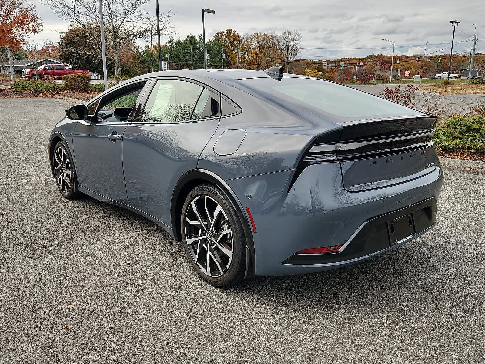 Used 2025 Toyota Prius Plug-In Hybrid image 7