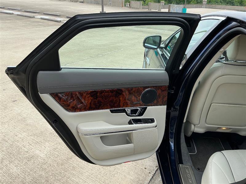 Used 2014 Jaguar XJ AWD image 32
