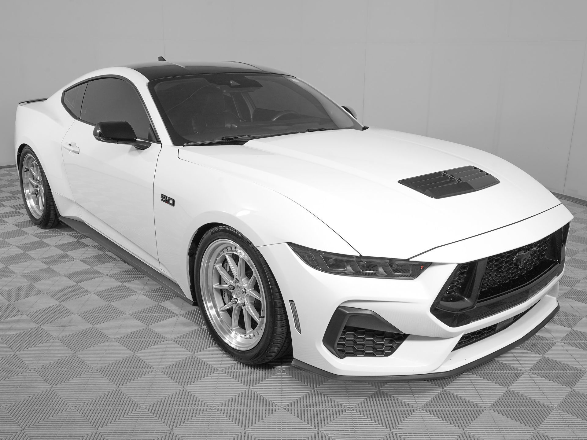 Used 2024 Ford Mustang GT Premium RWD image 2