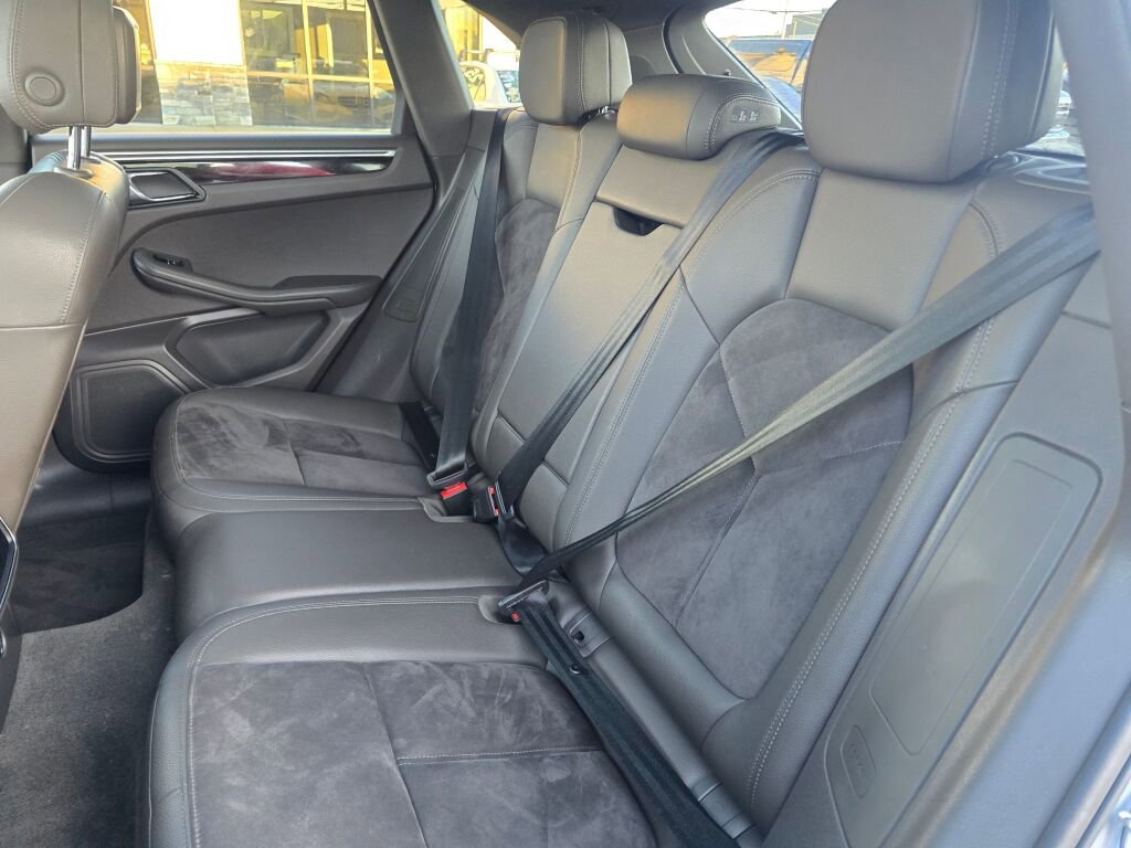 Used 2018 Porsche Macan image 17