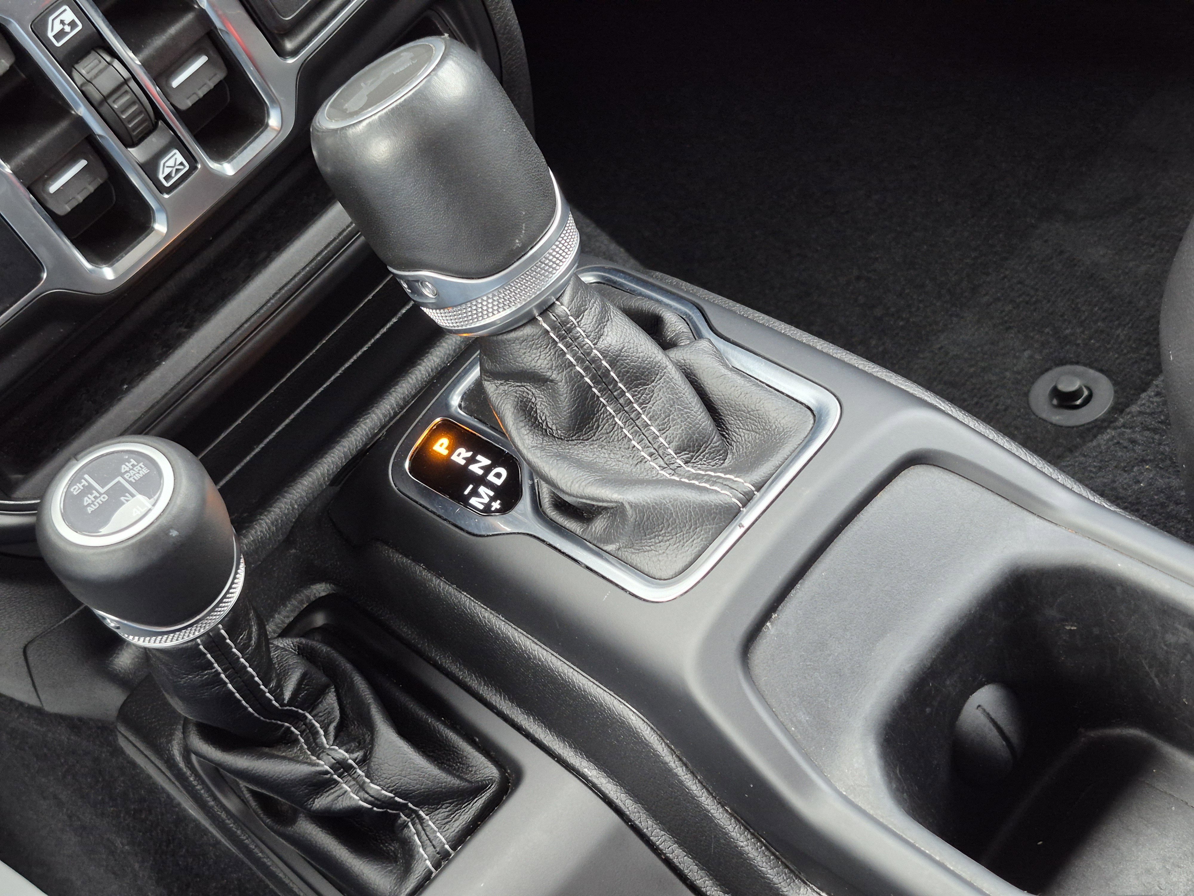 Used 2023 Jeep Wrangler Unlimited Sahara AWD/4WD image 22