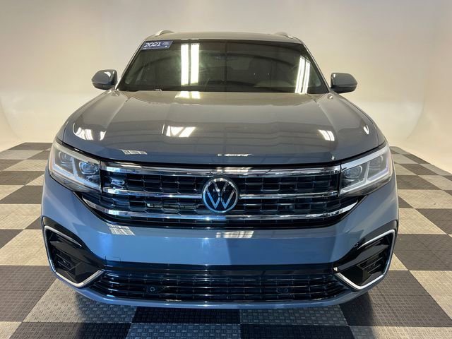 Certified 2021 Volkswagen Atlas Cross Sport SE w/ Panoramic Sunroof Package FWD image 2