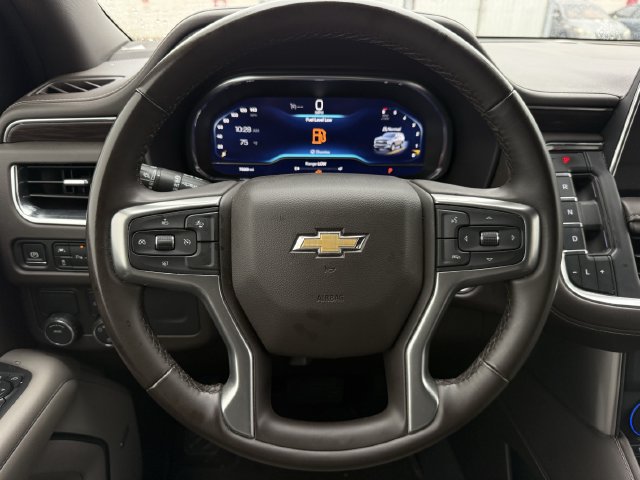 Used 2024 Chevrolet Suburban LT RWD image 13