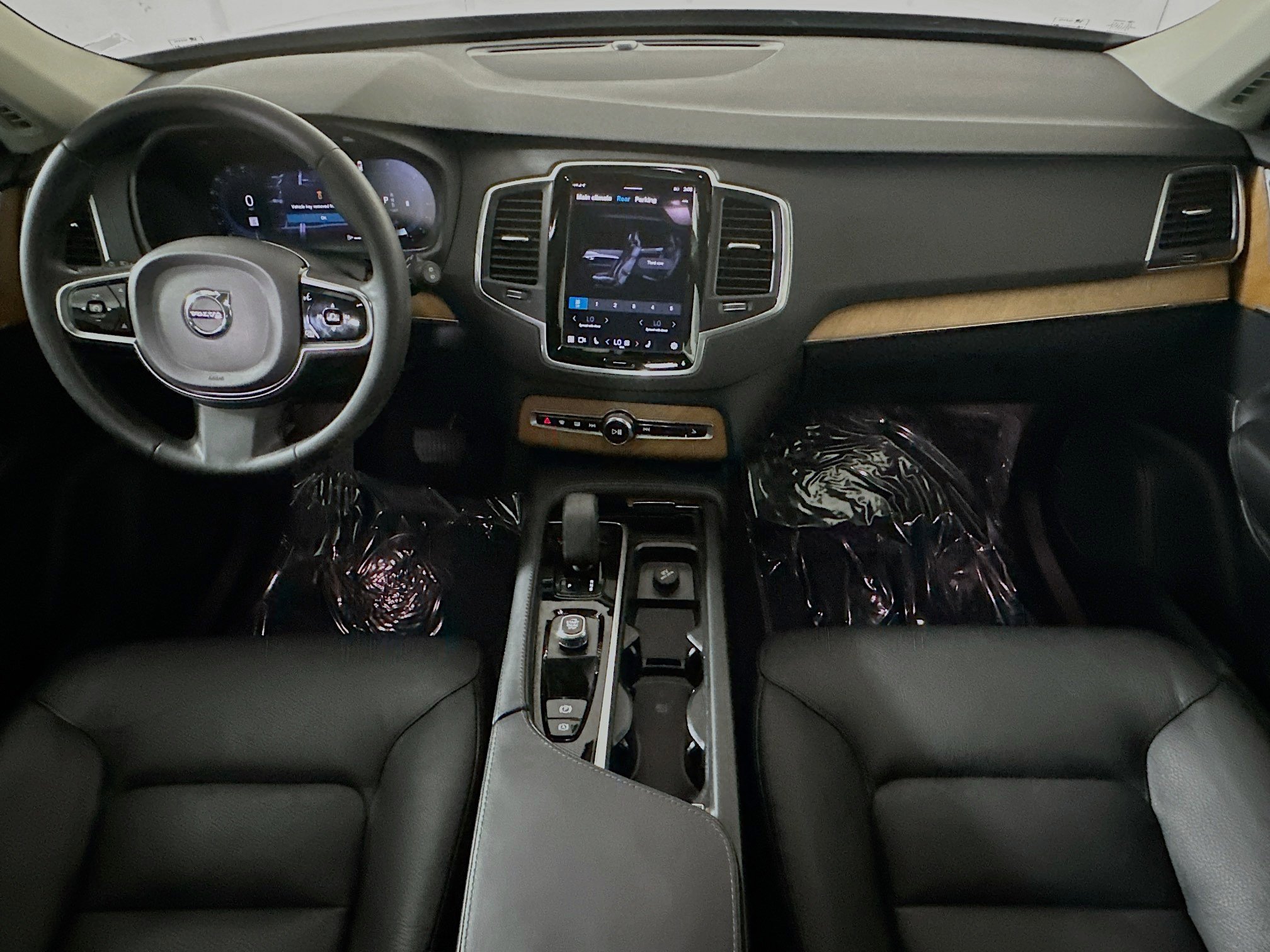 Used 2023 Volvo XC90 B6 Core image 26