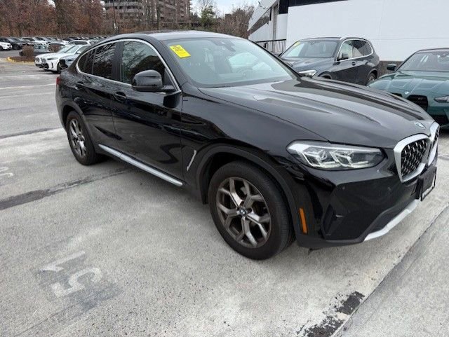 Certified 2023 BMW X4 xDrive30i w/ Premium Package image 2