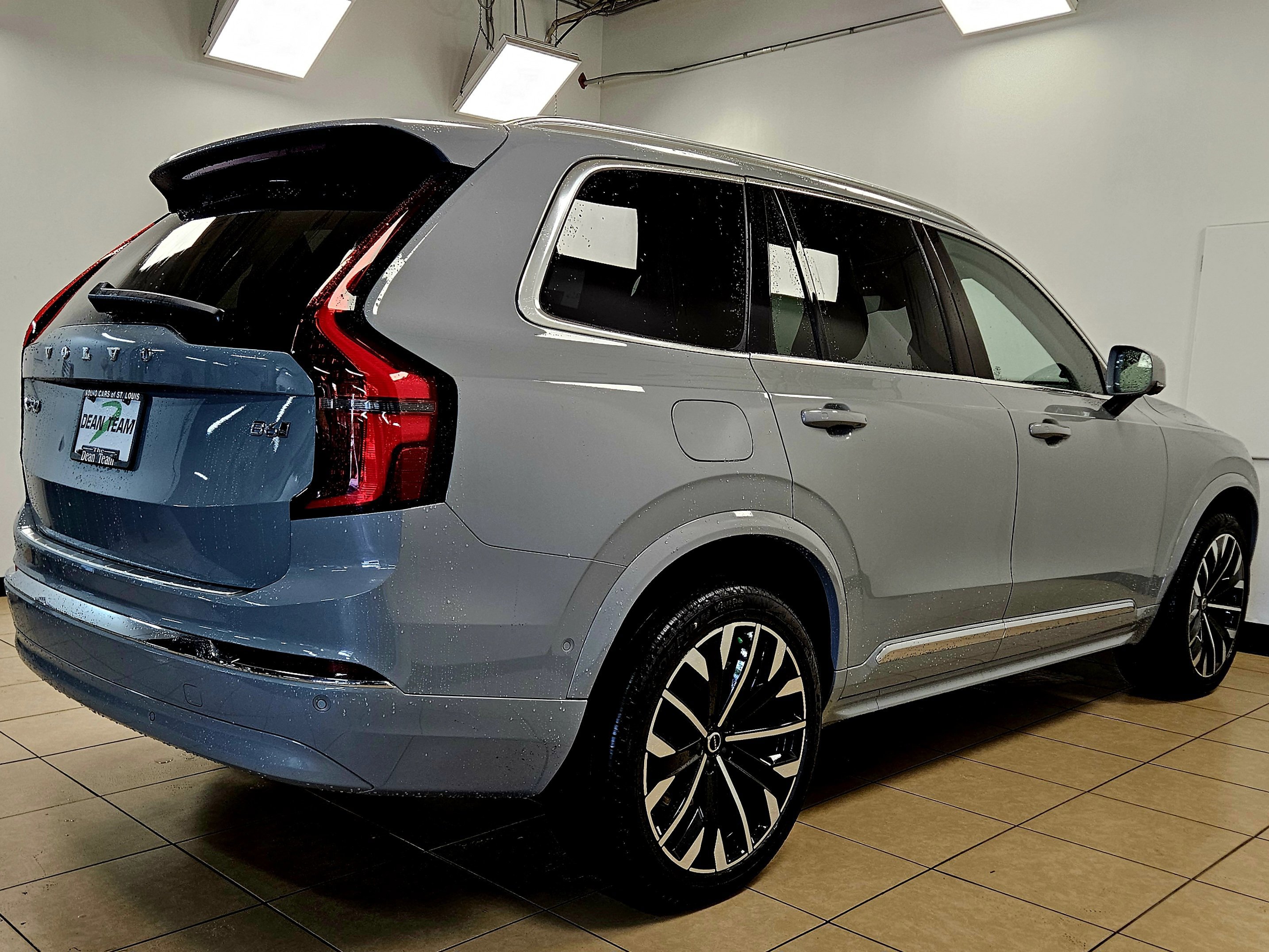 New 2026 Volvo XC90 B6 Plus w/ Protection Package Premier AWD/4WD image 5