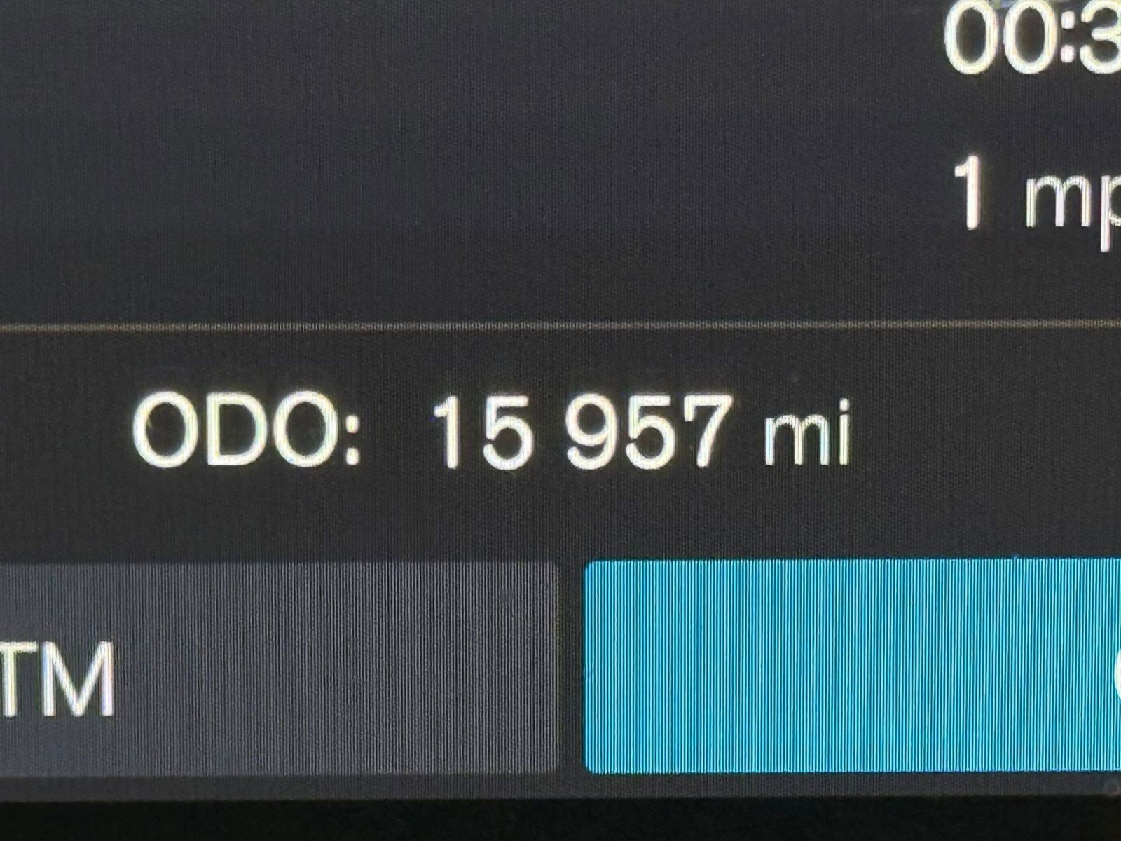 Used 2024 Volvo XC40 B5 Plus image 16