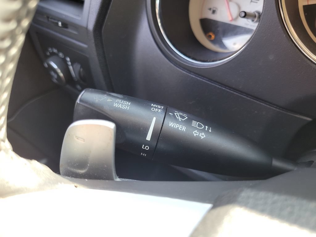Used 2014 Dodge Challenger R/T RWD image 27