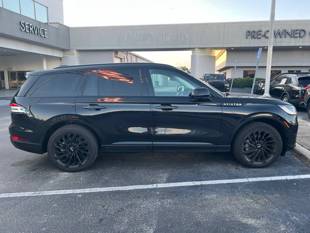 Used 2025 Lincoln Aviator Reserve w/ Jet Appearance Package RWD image 2