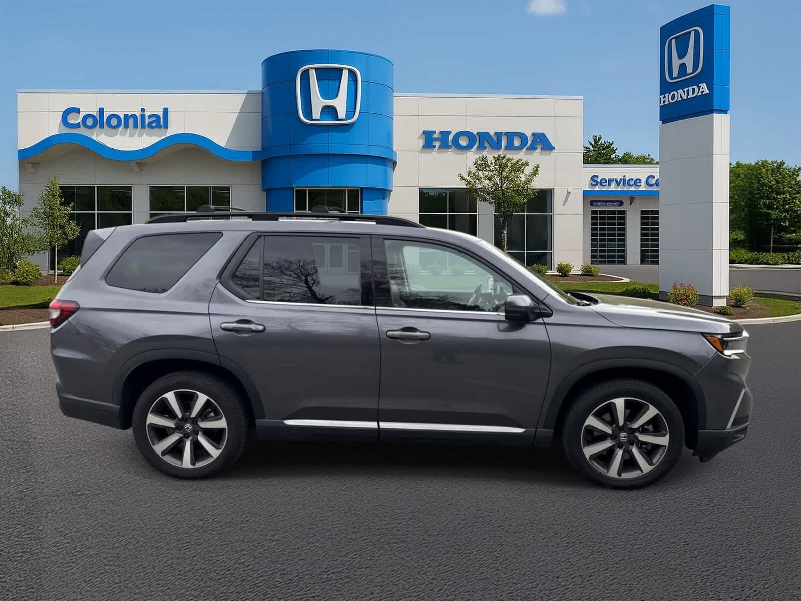 Used 2025 Honda Pilot Touring image 8