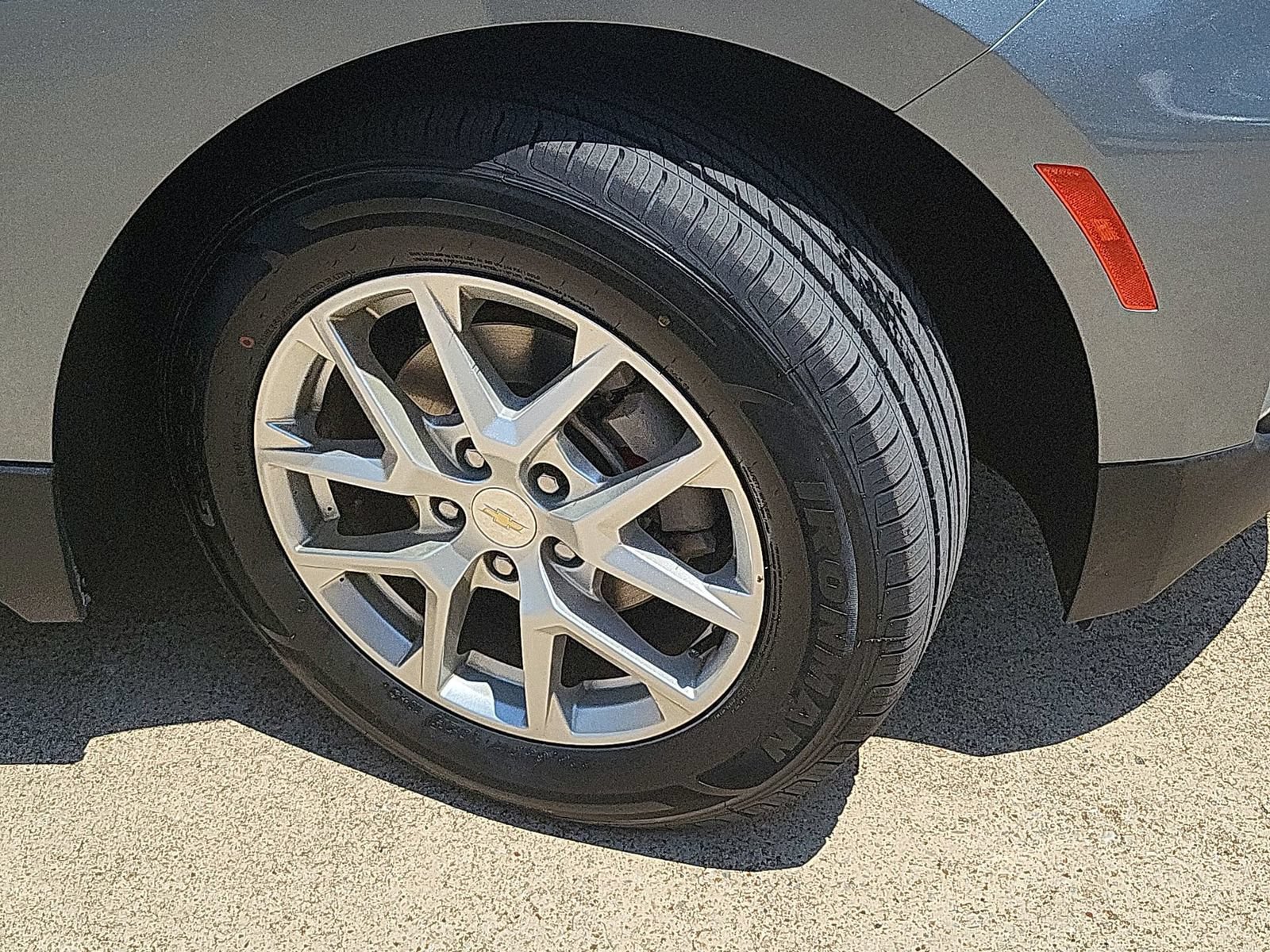 Used 2023 Chevrolet Equinox LT FWD image 31