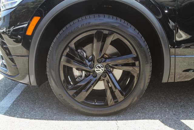 Used 2023 Volkswagen Tiguan SE R-Line FWD image 12