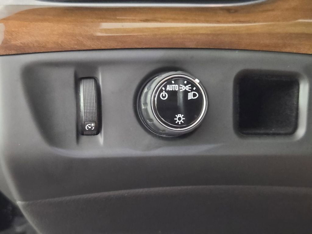 Used 2019 Cadillac Escalade ESV Luxury RWD image 19