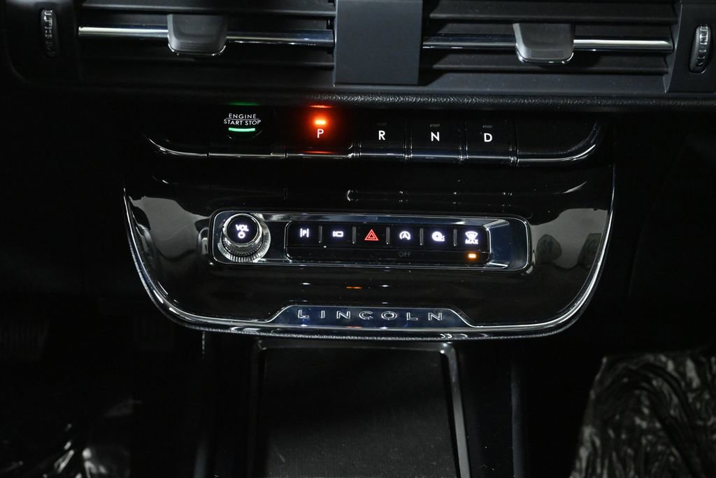 Used 2024 Lincoln Corsair AWD w/ Equipment Group 101A image 22
