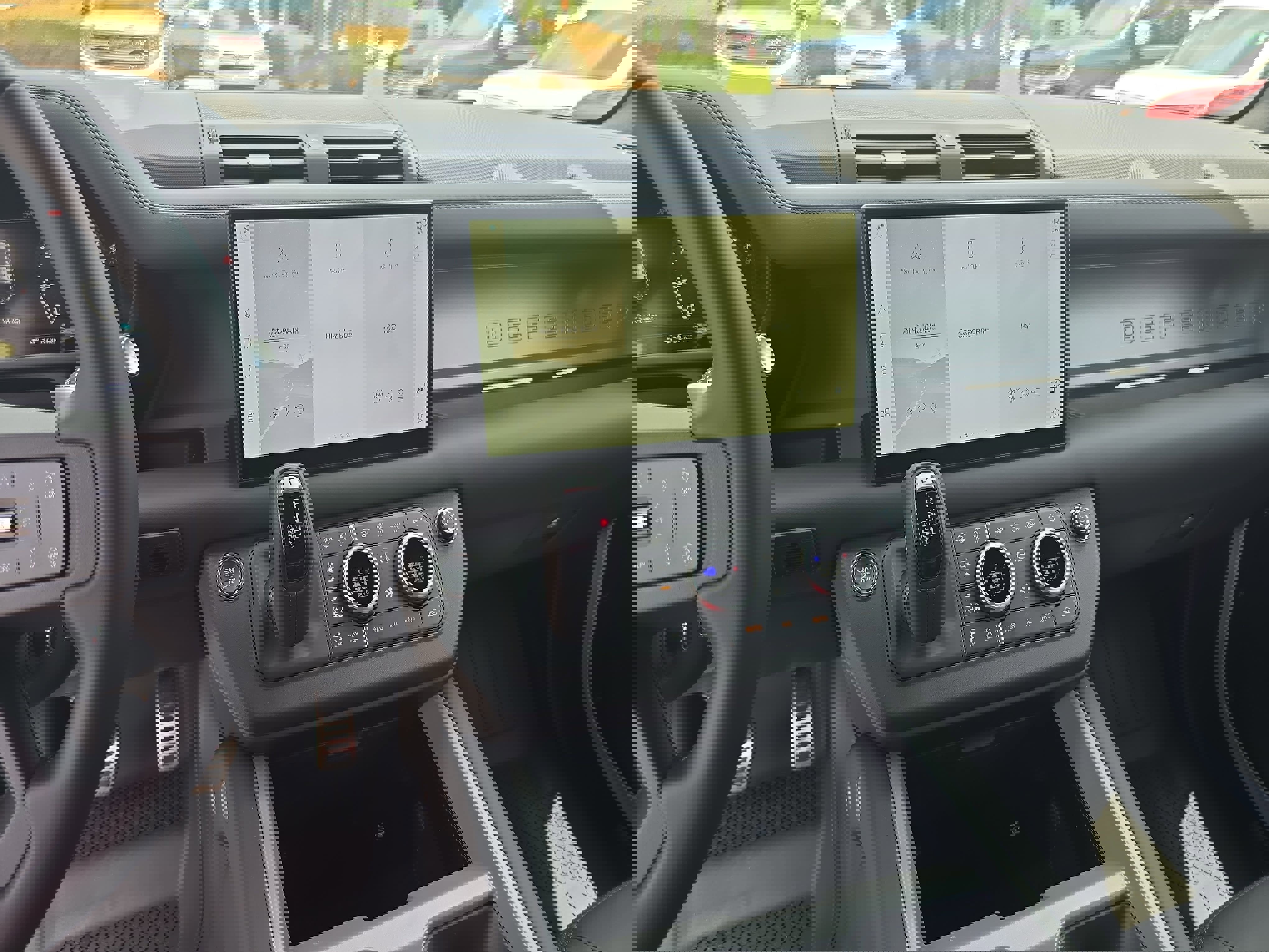 New 2025 Land Rover Defender 110 V8 image 19