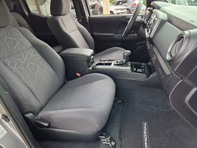 Used 2017 Toyota Tacoma TRD Sport w/ Tow Package image 29