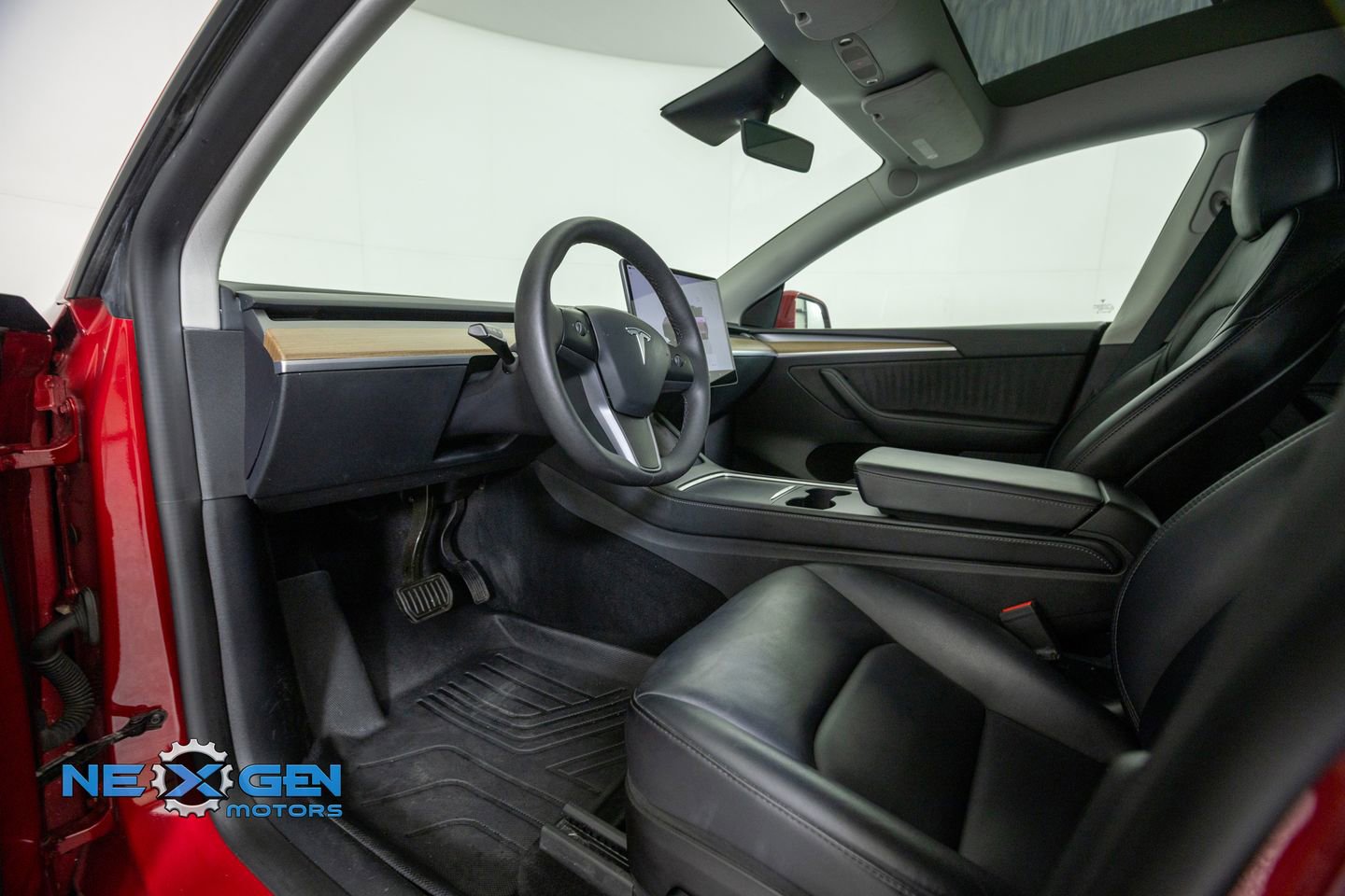 Used 2023 Tesla Model Y Long Range AWD/4WD image 10