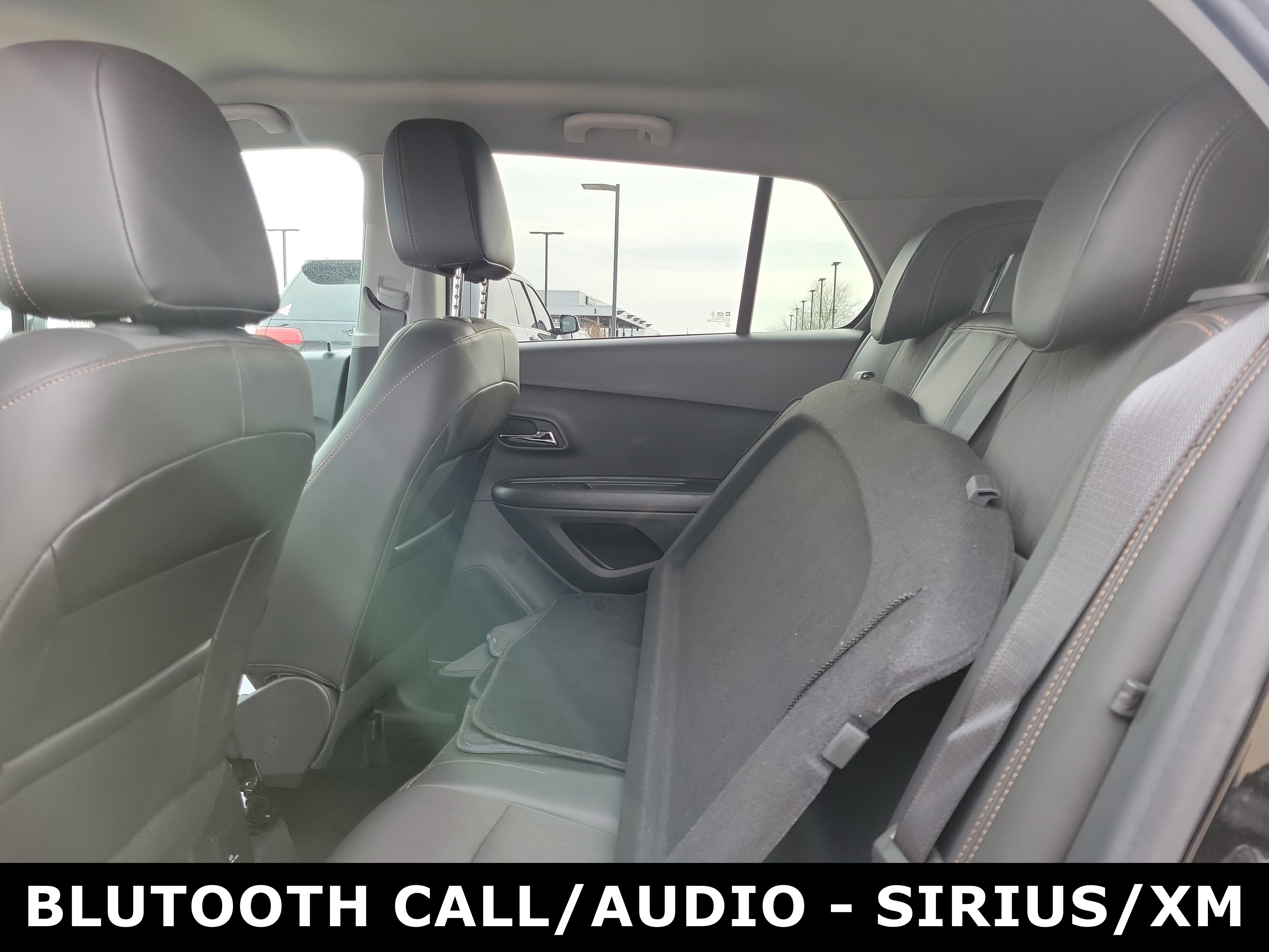 Used 2022 Chevrolet Trax LT w/ LT Convenience Package image 11