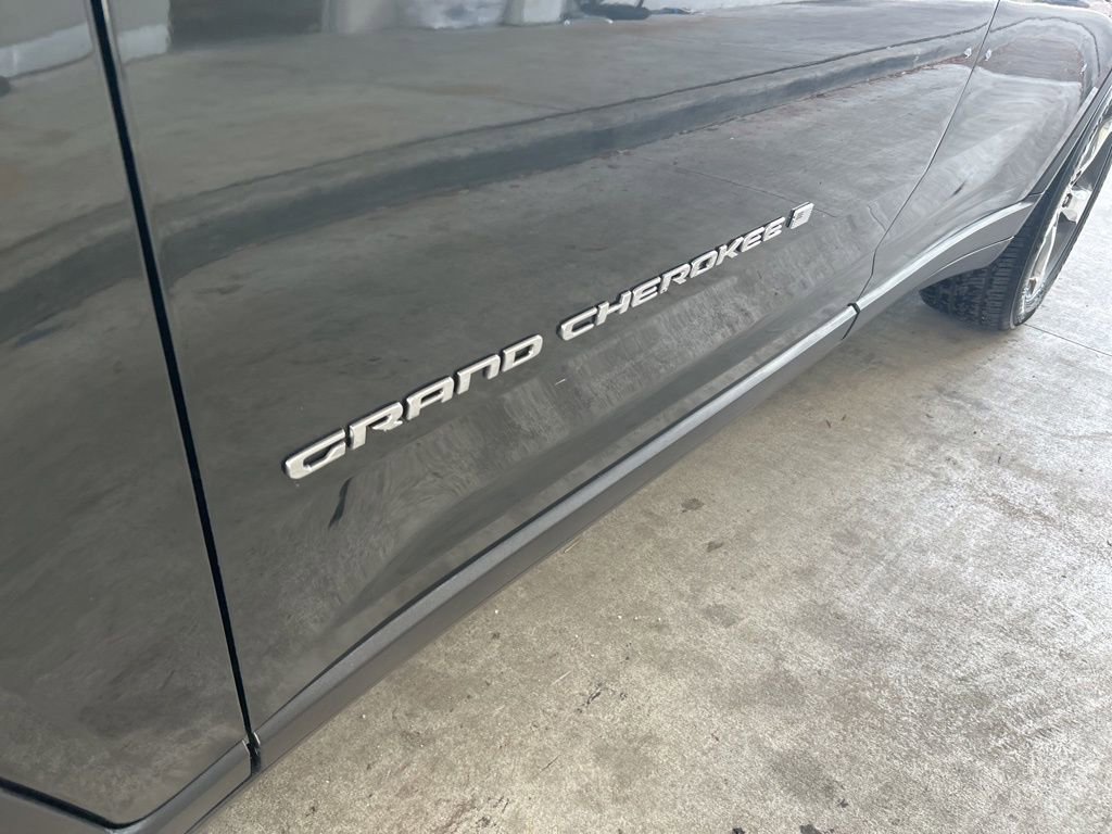 Used 2022 Jeep Grand Cherokee L Limited image 14