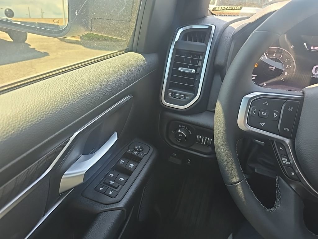 New 2026 RAM 1500 4x4 Crew Cab image 15