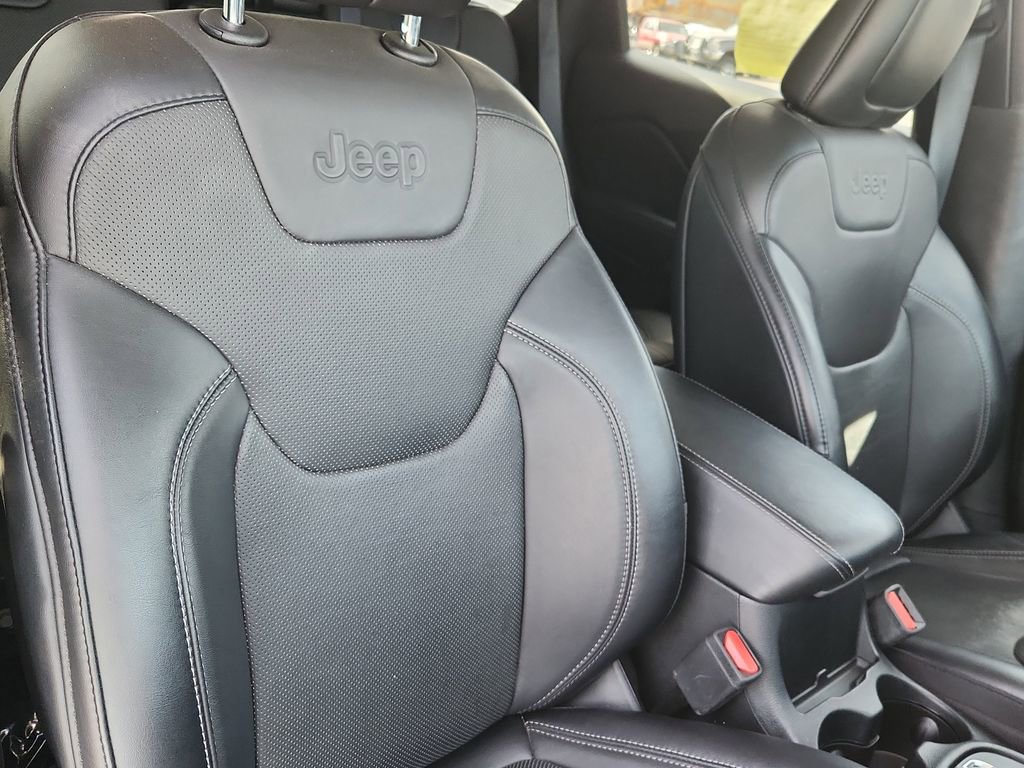 Used 2022 Jeep Cherokee Limited w/ Elite Package image 16