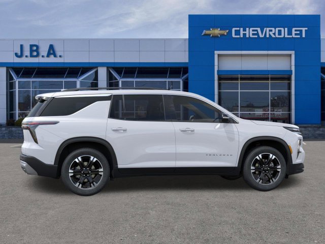 New 2027 Chevrolet Traverse LT w/ Sun and Wheel Package FWD image 5