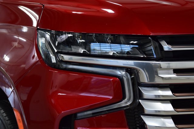 Used 2023 Chevrolet Suburban High Country image 13