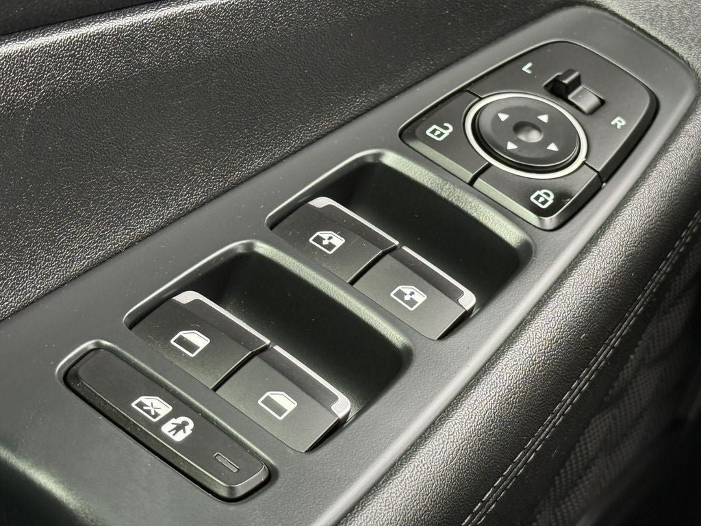 Used 2023 Hyundai Santa Fe SEL FWD image 18