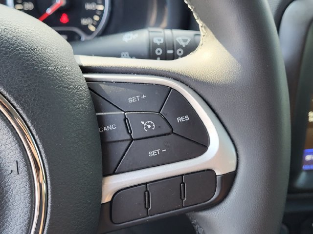 Used 2023 Jeep Renegade Altitude AWD/4WD image 16